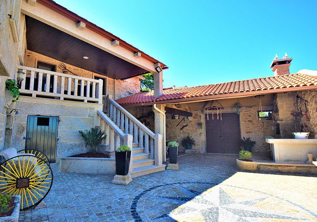 Galihost - A Casa Das Barreiras Meis المظهر الخارجي الصورة